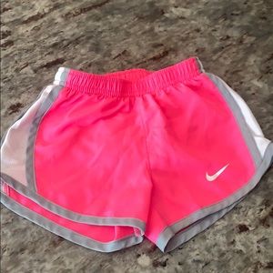 Nike Toddler Girl Tempo short